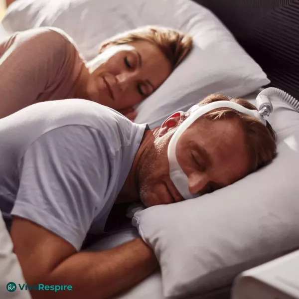 Masque CPAP Philips DreamWear porté en position latérale – design à contact minimal